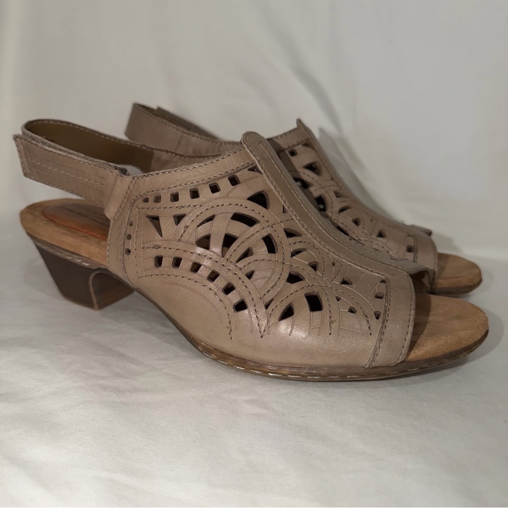 Rockport Cobb Hill Taupe Laser-Cut Slingback Heeled Mules- size 9